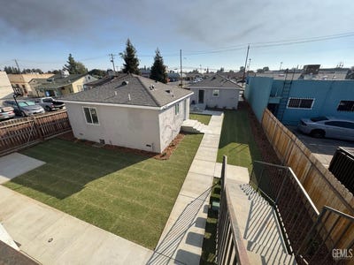 /international/us/2300-brundage-lane-bakersfield-ca-110104406634/