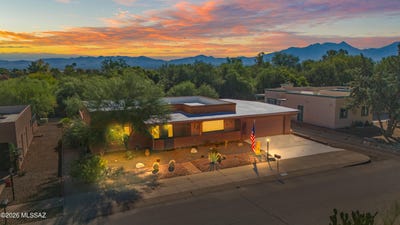 /international/us/1110-n-la-canoa-green-valley-az-110120417721/