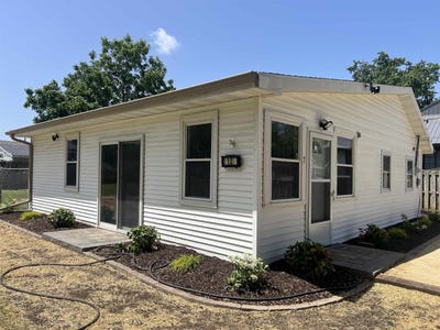 /international/us/2126-park-avenue-beloit-wi-110109186162/