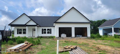 /international/us/201-crown-drive-washington-nc-110108343137/