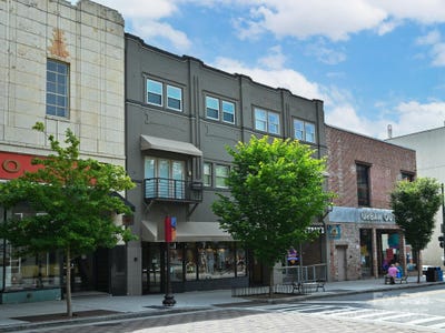 /international/us/21-haywood-street-asheville-nc-110094864002/