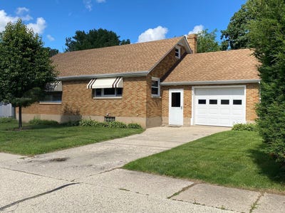 /international/us/279-n-state-street-hampshire-il-110108957230/