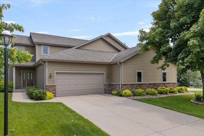 /international/us/407-century-oak-dr-waukesha-wi-110099993776/