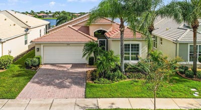 /international/us/15910-golden-lakes-drive-wimauma-fl-110120487733/