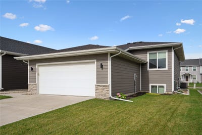 /international/us/137-wilder-lane-ames-ia-110100510979/