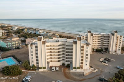 /international/us/8801-reed-drive-emerald-isle-nc-110105311790/
