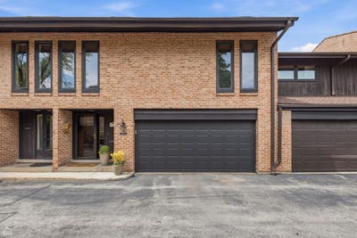 /international/us/1719-wildberry-drive-glenview-il-110107988649/