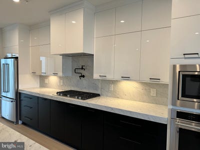 /international/us/7585-sawyer-farm-way-mclean-va-110100691071/