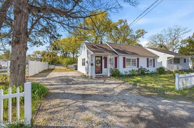 /international/us/477-mantoloking-road-brick-nj-110108473531/