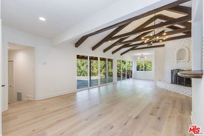 /international/us/835-camino-santos-reyes-thousand-oaks-ca-110106211167/