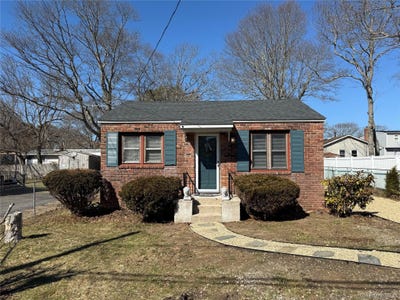 /international/us/21-sherwood-drive-mastic-beach-ny-110106319261/