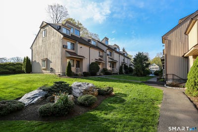 /international/us/19-woodway-road-stamford-ct-110107543166/