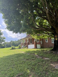 /international/us/2824-goshen-valley-69-acres-road-church-hill-tn-110108479946/