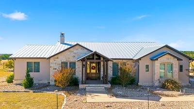 /international/us/601-garrison-road-fredericksburg-tx-110103396455/