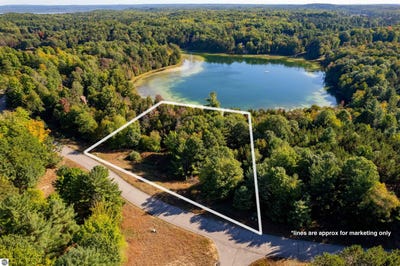 /international/us/4900-truax-lake-road-williamsburg-mi-110094990209/?lang=zh-cn