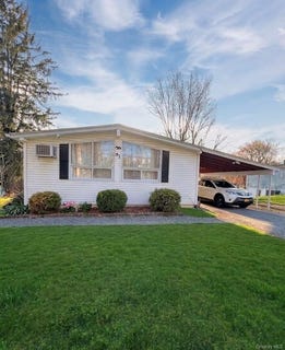 /international/us/51-n-pascack-road-nanuet-ny-110107086416/