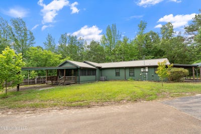 /international/us/135-red-bird-cove-batesville-ms-110101137760/