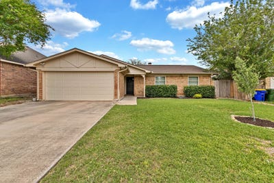 /international/us/6553-blue-grass-drive-watauga-tx-110108200281/