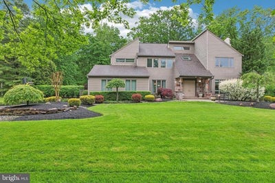 /international/us/16-victoria-place-west-windsor-nj-110099452355/
