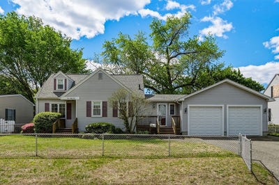 /international/us/151-edgewood-avenue-chicopee-ma-110108016591/
