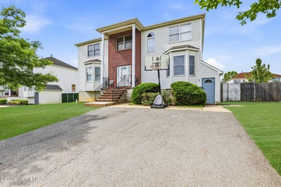 /international/us/13-independence-court-lakewood-nj-110107958098/