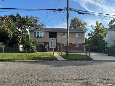 /international/us/270-elmore-street-central-islip-ny-110110371898/