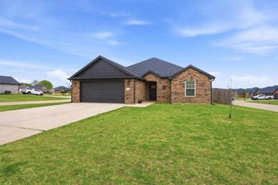 /international/us/122-north-meadows-pottsboro-tx-110106800616/