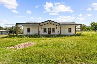 /international/us/207-s-charles-street-george-west-tx-110108352498/