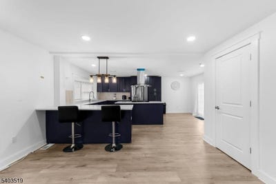 /international/us/15-w-main-st-evesham-twp-nj-110104940260/