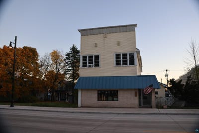 /international/us/324-w-bayfield-st-washburn-wi-110103386994/