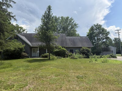 /international/us/8518-3rd-street-vestaburg-mi-110109232071/