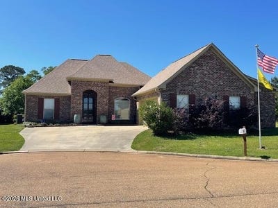 /international/us/1018-fairway-cove-mccomb-ms-110107015216/
