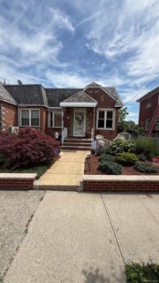 /international/us/85-02-dumont-avenue-dumont-ave-ozone-park-ny-110108631027/