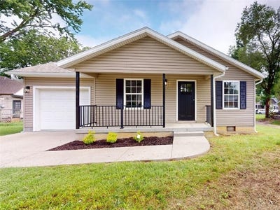 /international/us/118-w-hickory-street-nevada-mo-110100270834/