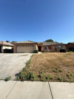 /international/us/421-karla-street-shafter-ca-110108480486/