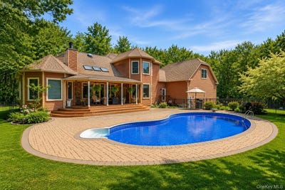 /international/us/6-foxwood-road-new-paltz-ny-110108743814/