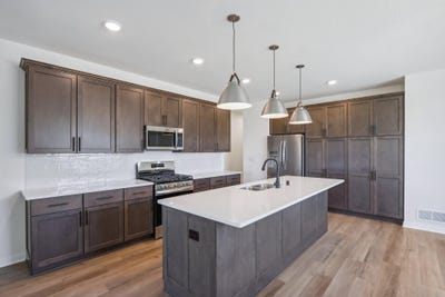 /international/us/506-hickory-hollow-rd-waterford-wi-110100217428/