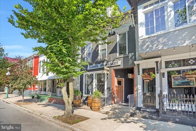/international/us/606-market-street-lewisburg-pa-110109191493/