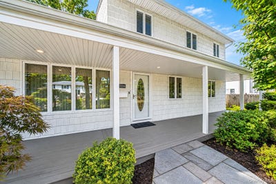/international/us/1524-n-monroe-avenue-west-islip-ny-110110376566/