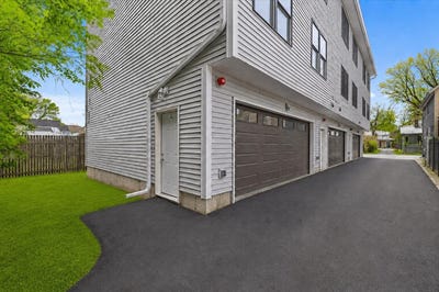 /international/us/12-franklin-street-winooski-vt-110104495251/