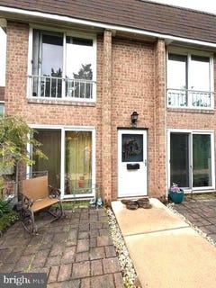 /international/us/425-brandywine-court-warminster-pa-110107849049/