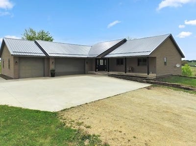 /international/us/w5493-center-road-monroe-wi-110107697818/
