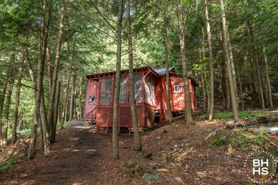 /international/us/28-bayside-drive-saranac-lake-ny-110108975150/