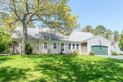 /international/us/12-tuckoosa-road-south-dennis-ma-110108175113/