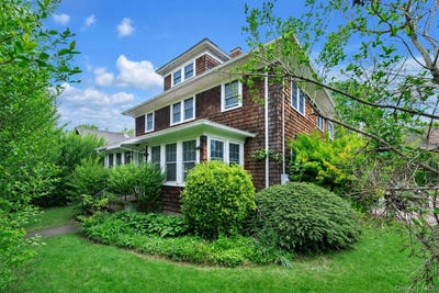 /international/us/1025-9th-street-greenport-ny-110107850333/
