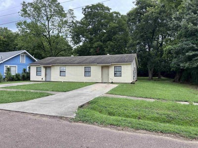 /international/us/709-711-s-pine-street-hope-ar-110105733716/