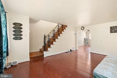 /international/us/14-winthrop-road-darby-pa-110101219307/