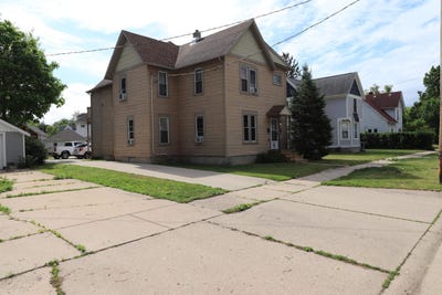 /international/us/612-yuba-street-janesville-wi-110108439938/