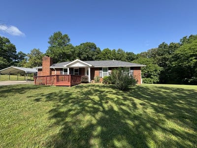 /international/us/75-towering-oaks-dr-tennessee-ridge-tn-110109753663/