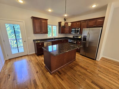/international/us/19-oak-branch-drive-brookfield-ct-110108631497/
